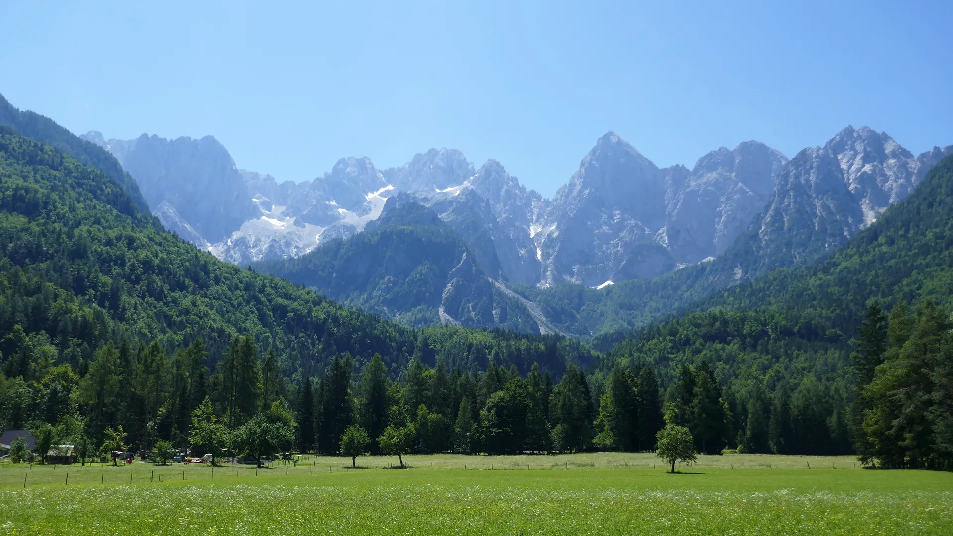 Alpes Julianos: História, Trilhos e Paisagens de Cortar a Respiração