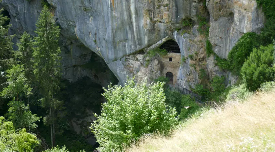 Castelo de Predjama, Eslovénia