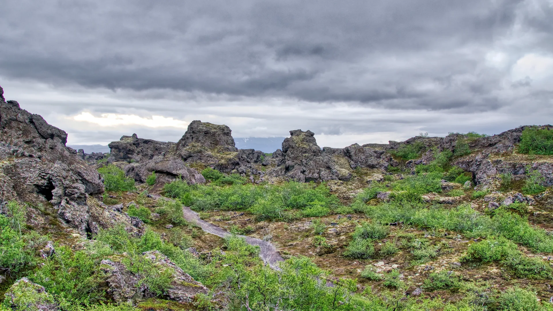 Dimmuborgir, Islândia