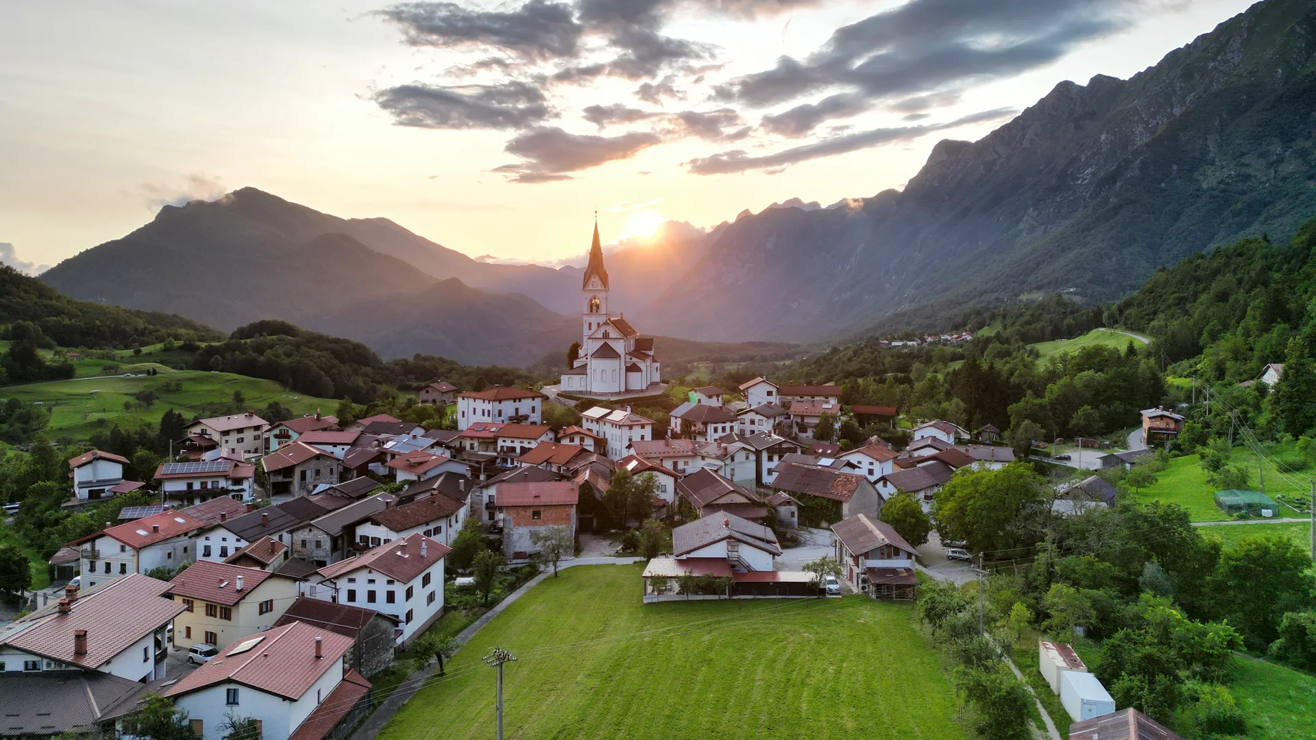 Drežnica, Uma Aldeia Desconhecida Entre Montanhas e Rios