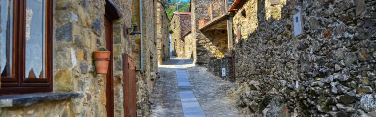 Gondramaz, a Aldeia Mais Que Perfeita